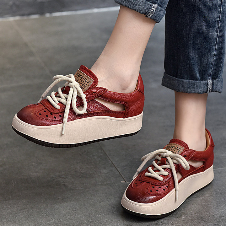 Dame Sneakers med moderigtige cut-out-detaljer og robust plateau Stilla