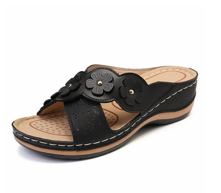 Dame Wedge-Pantoletten med blomsterapplikation og ergonomisk fodseng Stilla