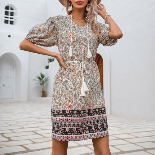 Frau Bohemian Stil Kortærmet Kjole med Frynse Detaljer Stilla