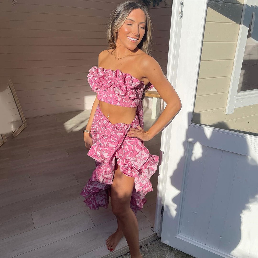 Dame bikini sæt med feminine flæsedetaljer og blomstermønster Stilla