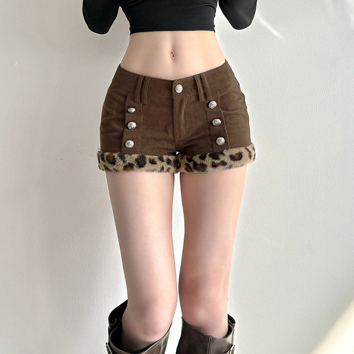 Dame modische shorts aus cord mit kragenfransen und dekorativen knöpfen Skovae