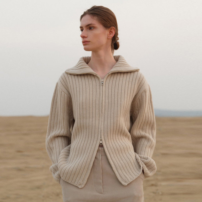 Dame struktureret højhalset sweater med gennemgående lynlås og afslappet pasform Stilla
