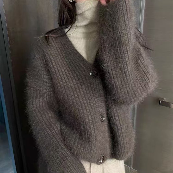 Kvindernes hyggelige strikkede cardigan med unikt blødt materiale og praktisk knaplukning Stilla