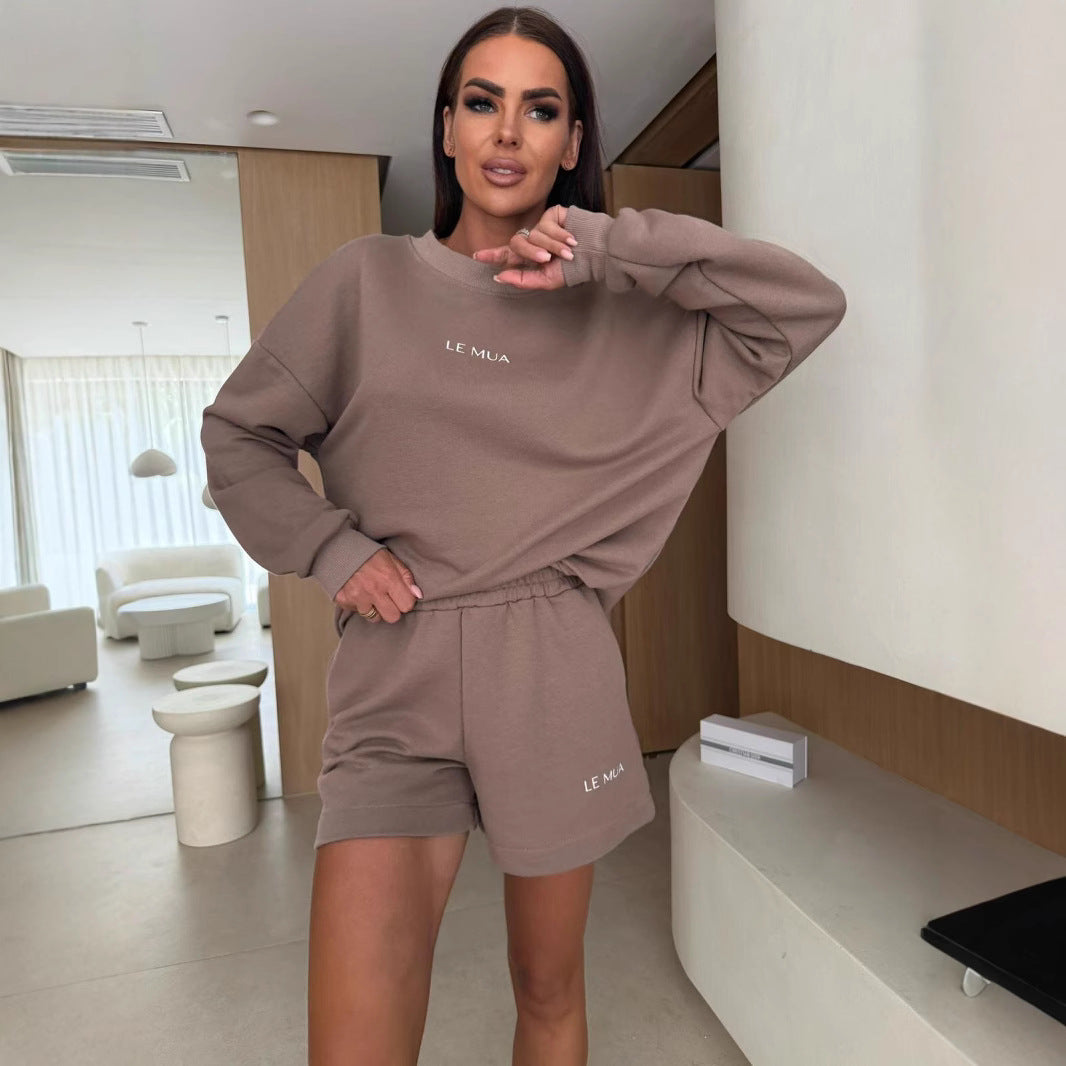 Kvinders afslappede fritids sæt med oversized sweatshirt og komfortable shorts Skovae