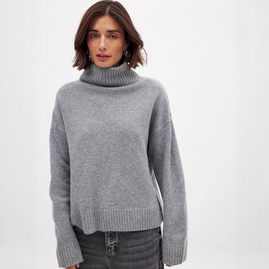Kvindernes casual rullekrave sweater lavet af fint strikstof Stilla