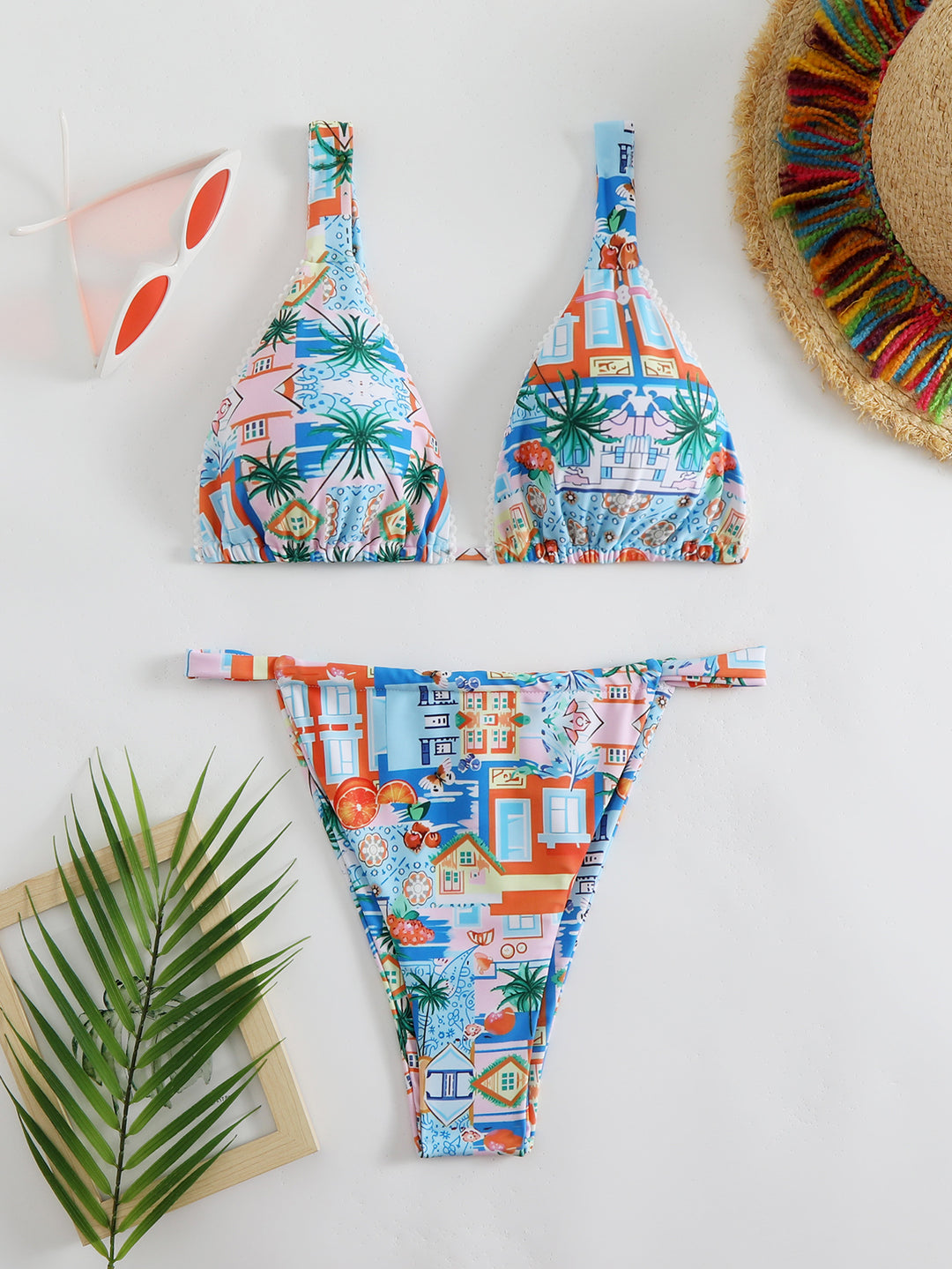 Dame Bikini-sæt med glad bymotiv og højskåret trusse Skovae