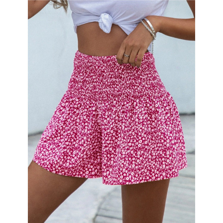 Dame shorts med elastisk taljebånd og blomsterdesign Skovae