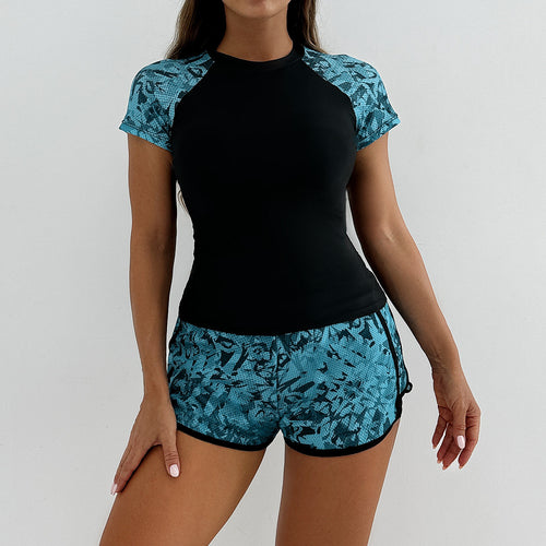 Dame sporty badetop med kombineret shorts Skovae