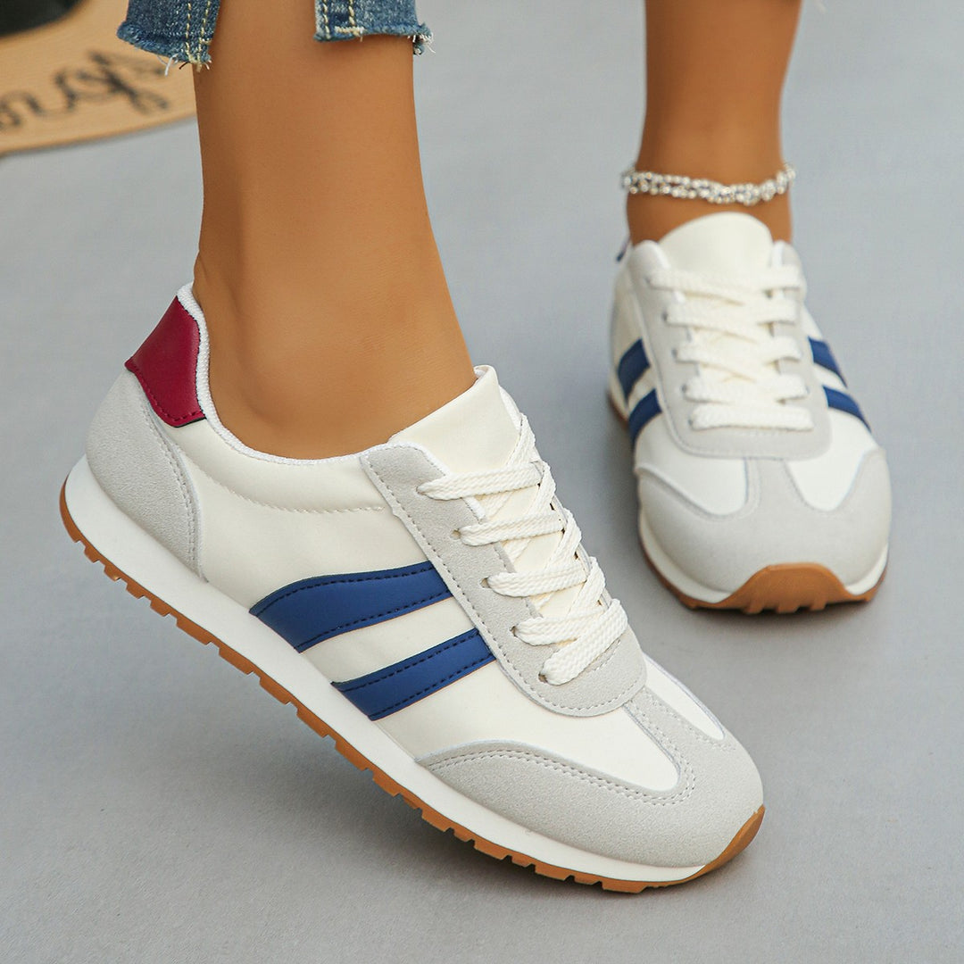 Dame Sporty Sneakers med åndbart overmateriale og skridsikker sål Stilla