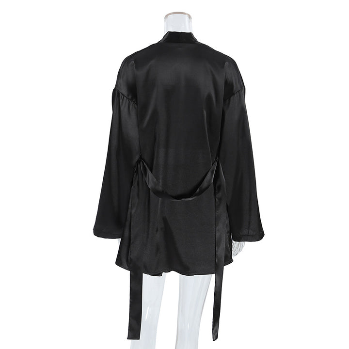Dame Crop-Top og Shorts Ensemble med Flæse Detaljer Stilla