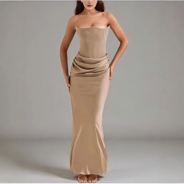 Dame maxikjole med rynk og elegant bustier-udskæring Skovae