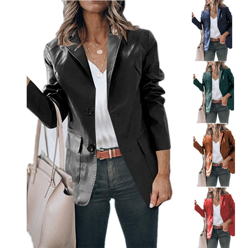 Dame elegant blazer med blank overflade og moderne detaljer Stilla