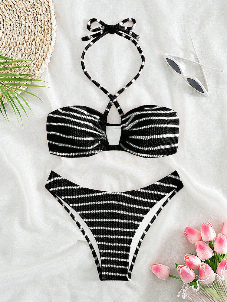 Dame bandeau-bikini med stilfuldt stribedesign Skovae
