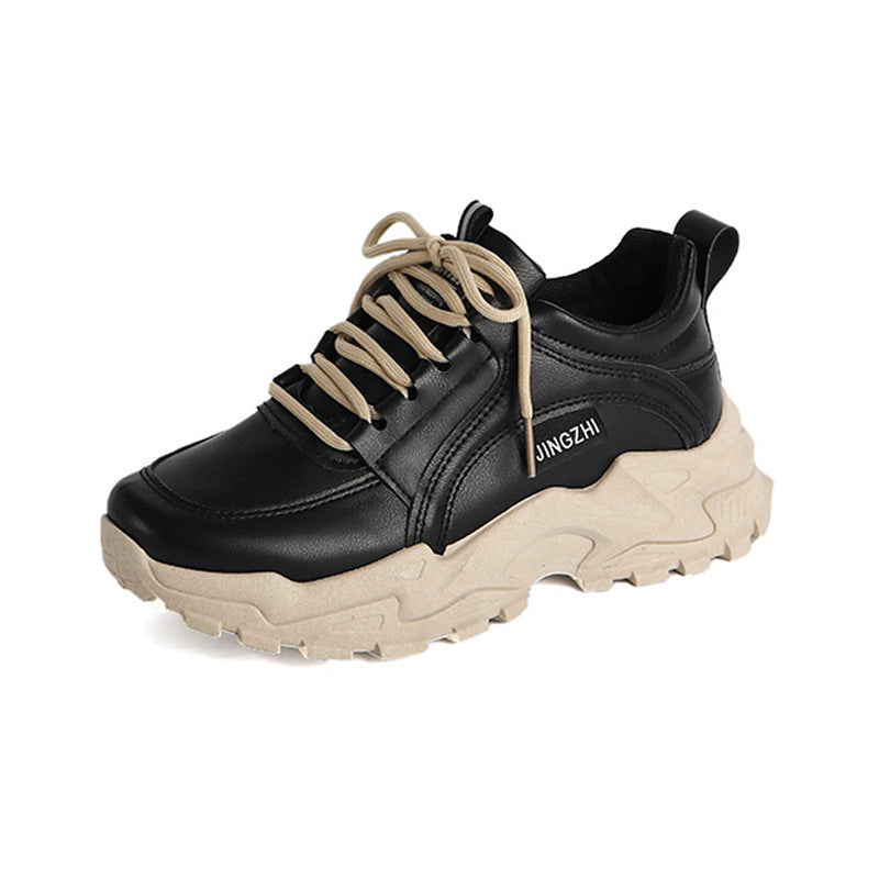 Dame Sneakers i sporty-elegant stil med robust overmateriale og skridsikker profilsåle Stilla