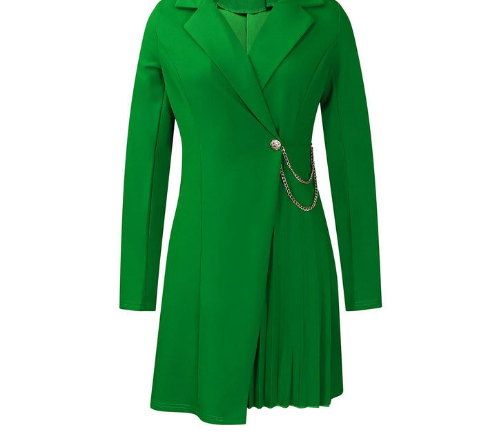Dame Blazer-kjole med plissee-furer og elegante kæde-accenter Stilla