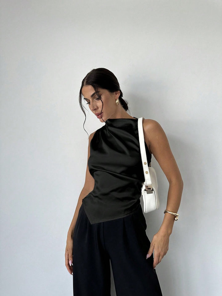 Damer elegant, figursyet satin top med asymmetrisk kant Skovae