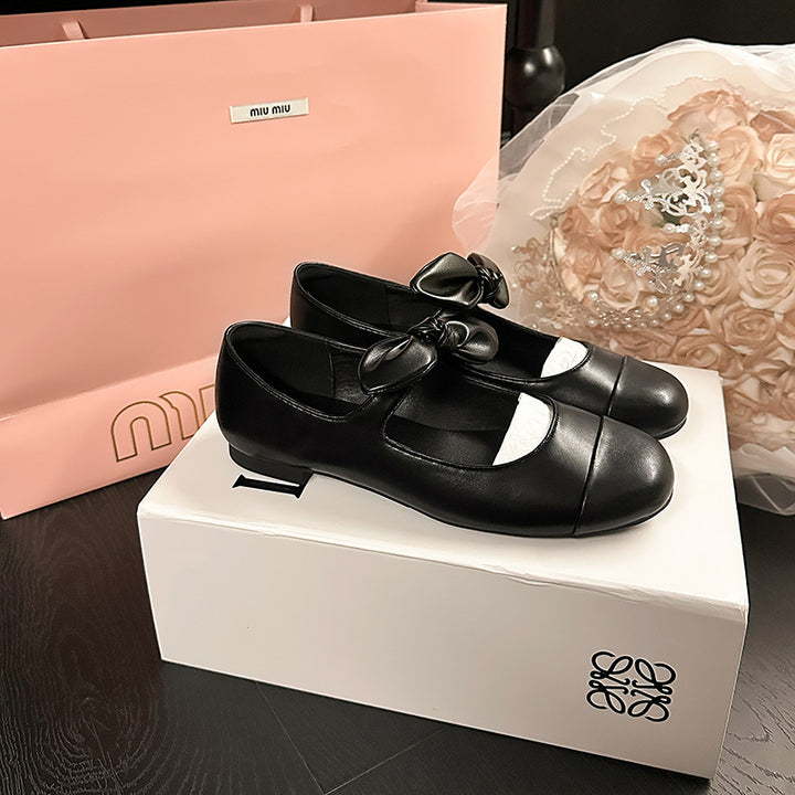 Dame ballerinas med raffineret sløjfeapplikation og kontrasterende tåområde Stilla