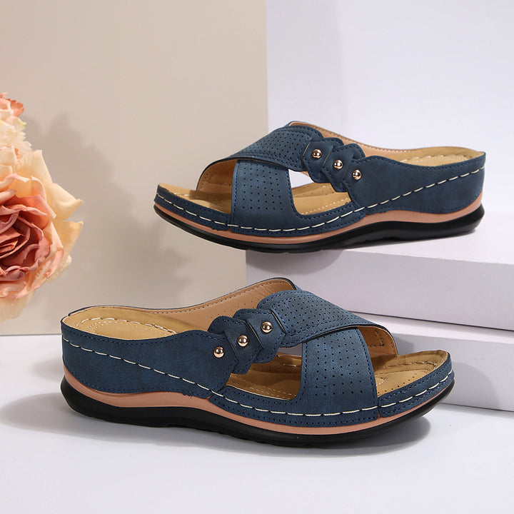Dame Komfortable Sandaler med perforerede remme og ergonomisk fodbæt Stilla
