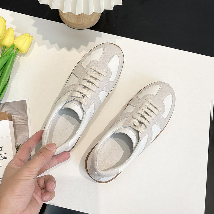 Dame mode Sneakers med kombineret læder- og ruskindsdesign og skridsikker sål Stilla