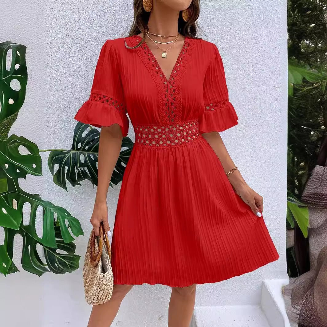 Dame Elegant Midi-Kjole med usædvanlig V-udskæring og feminine flæse detaljer Stilla