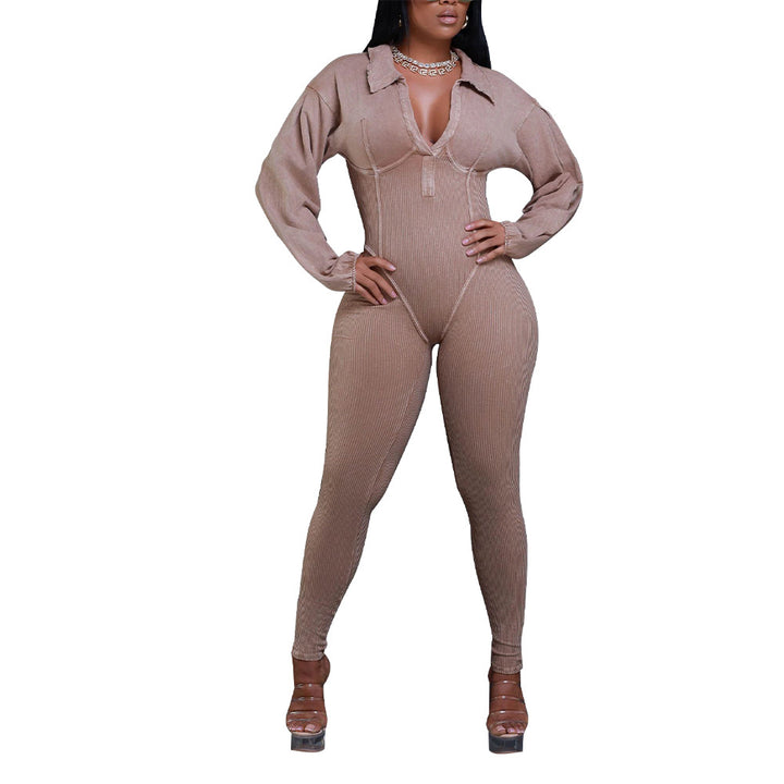 Dame figursyet jumpsuit med elegant krave og longsleeve Stilla