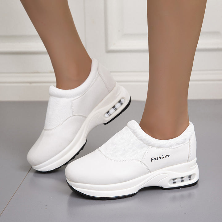 Damer Komfortable Slip-On Sneakers med åndbart mesh-overflade og polstret fodseng Stilla