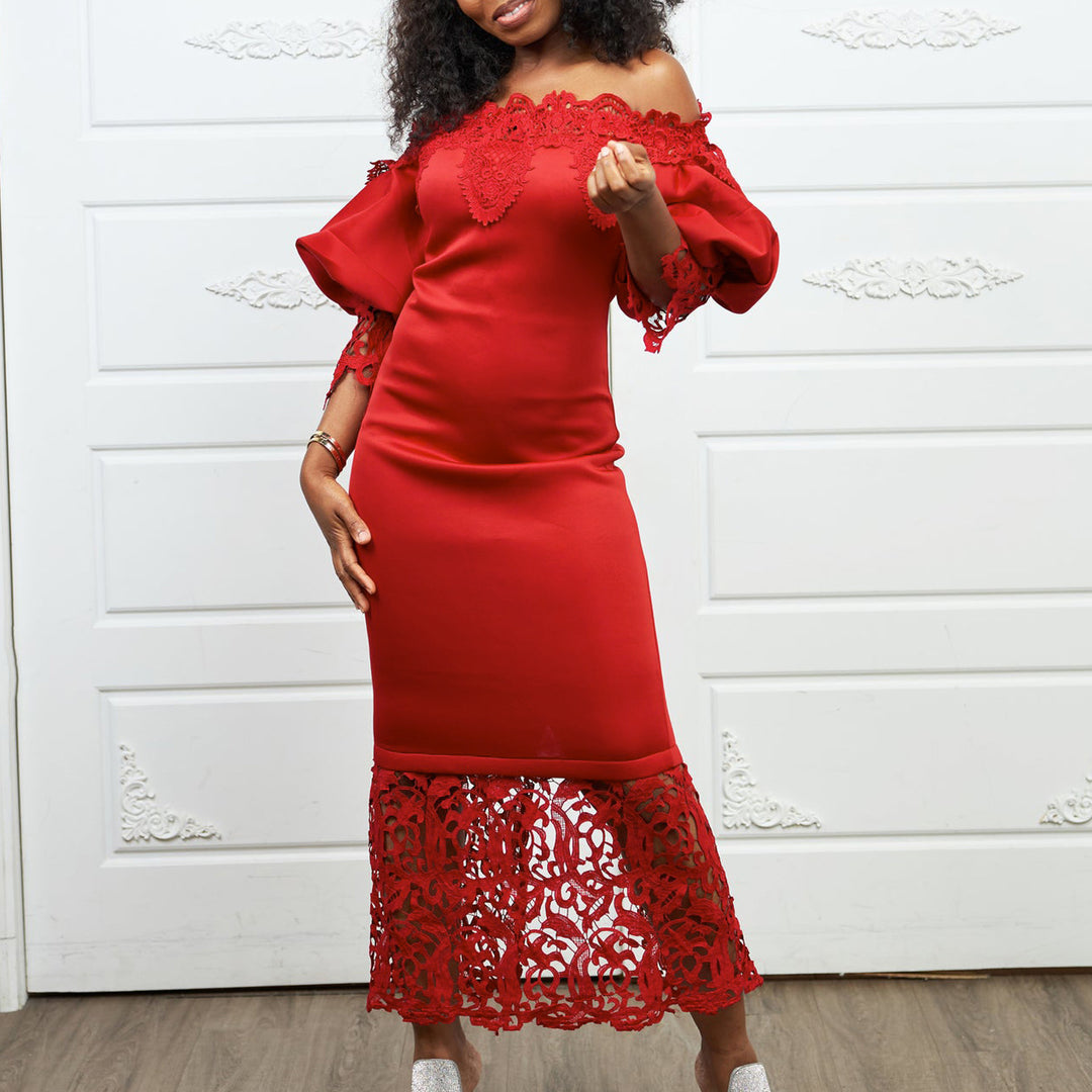 Dame Off-Shoulder Kjole med elegant blondeafslutning og figursyet snit Stilla