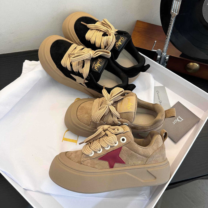 Dame platform sneakers med unikt snøresystem og moderigtigt overmateriale Stilla