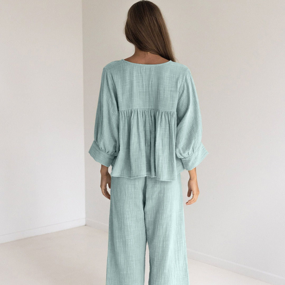 Dame let sommerloungewear med voluminøse ærmer og taljerbart design Stilla