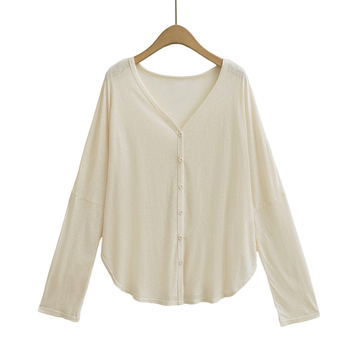 Dame langærmet shirt med elegant V-udskæring og knapbar frontdesign Stilla