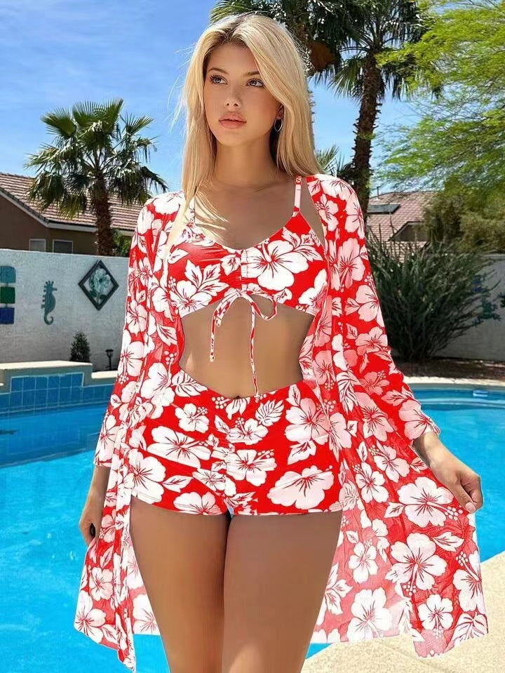 Damer bikinisæt med smart indpakket top og fashionable short-shorts Stilla
