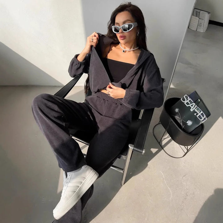 Kvindernes cropped hoodie i vaffelstrik design med elastisk talje Skovae