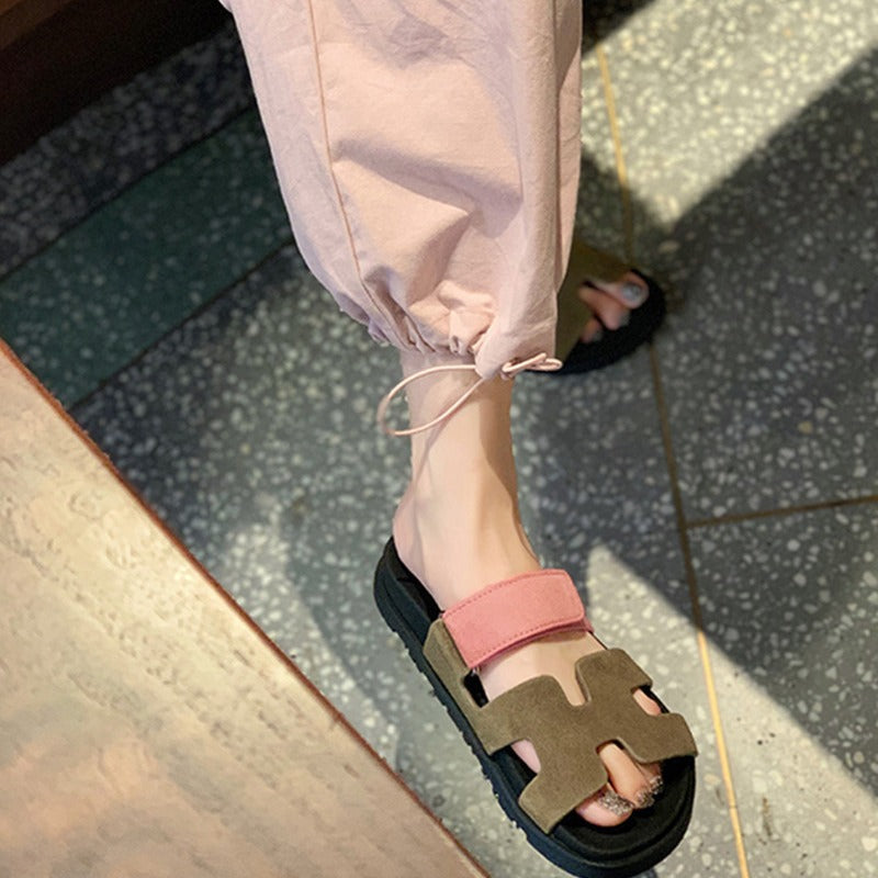 Dame Design-sandaler med udskåret rem og raffineret sål Stilla