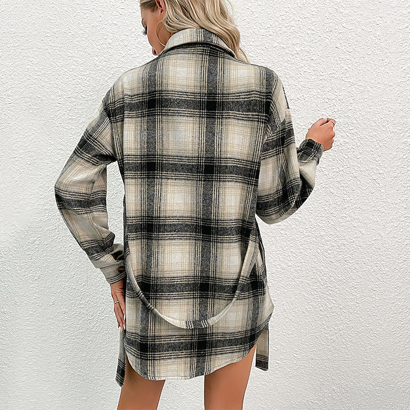 Dame Løs Overshirt-Jakke i Ternet Design med Knapbar Forside Skovae