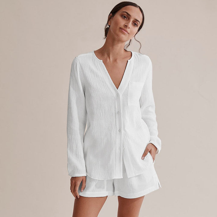 Damepyjamas sæt med langærmet bluse og shorts i let stof Stilla