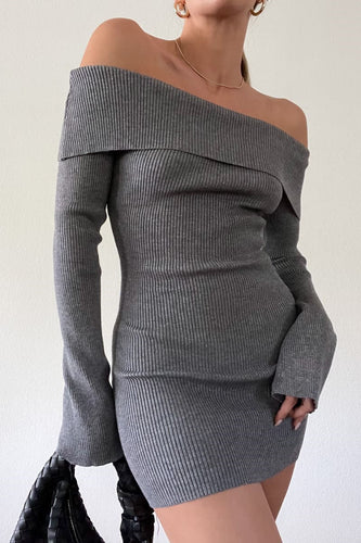 Dame figursyet, off-shoulder strikkjole med lange ærmer Skovae