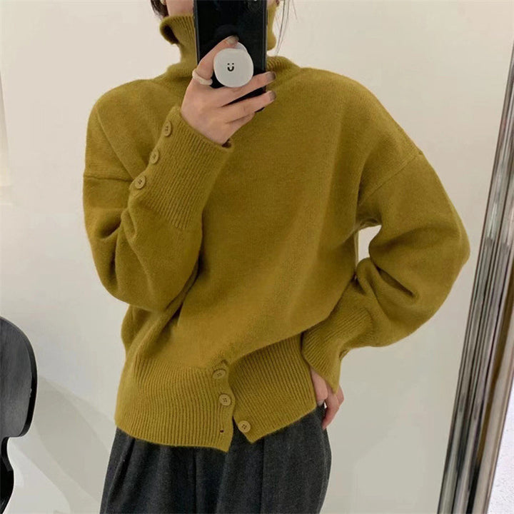 Kvinders rullekrave sweater med knapdetaljer og blødt materiale Stilla
