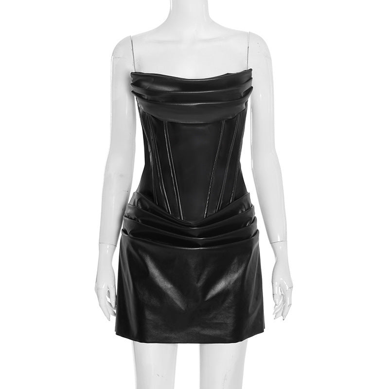 Dame Bodycon kjole lavet af kvalitets kunstlæder med elegant drapering Skovae