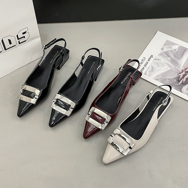 Dame Slingback-hæle med spids tå og dekorativt spænde-detail Stilla