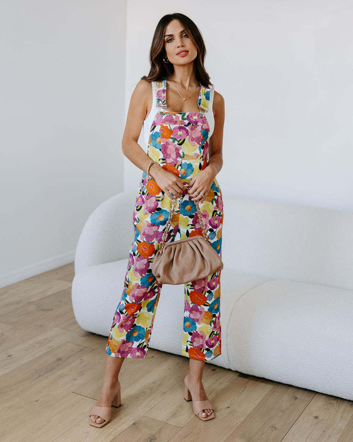 Dame Floral-Overall lavet af let bomuldsblanding med justerbare stropper og praktiske lommer Stilla