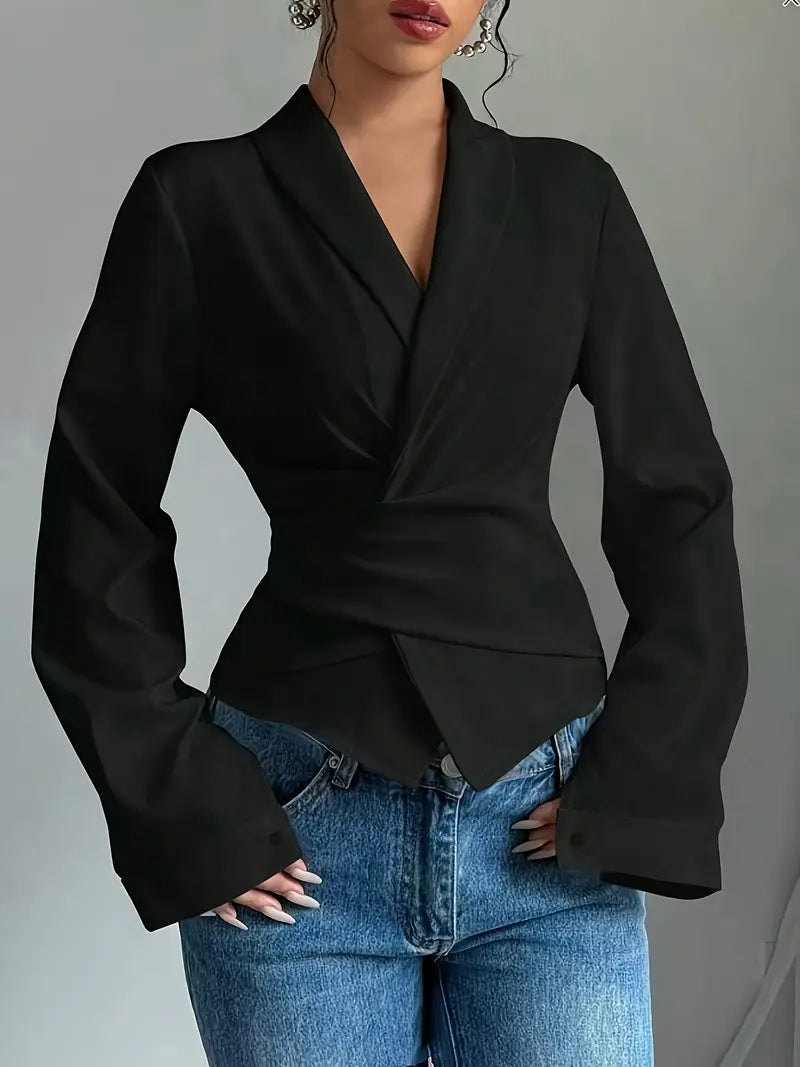 Dame Mode Vinklebluse med afslappet pasform og elegante flipper Stilla