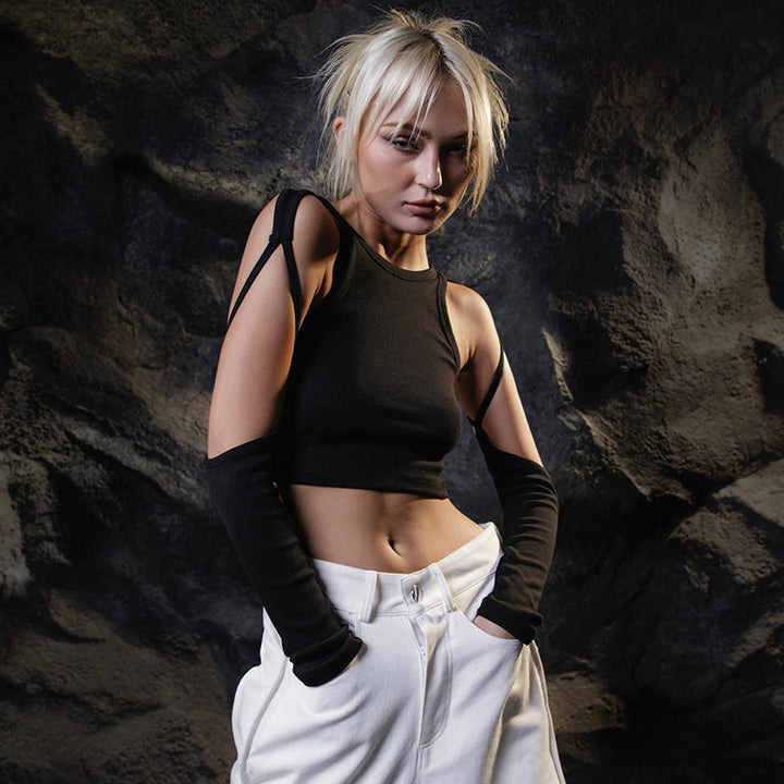 Dame Modish Crop-Top med innovativt ærmedesign Stilla