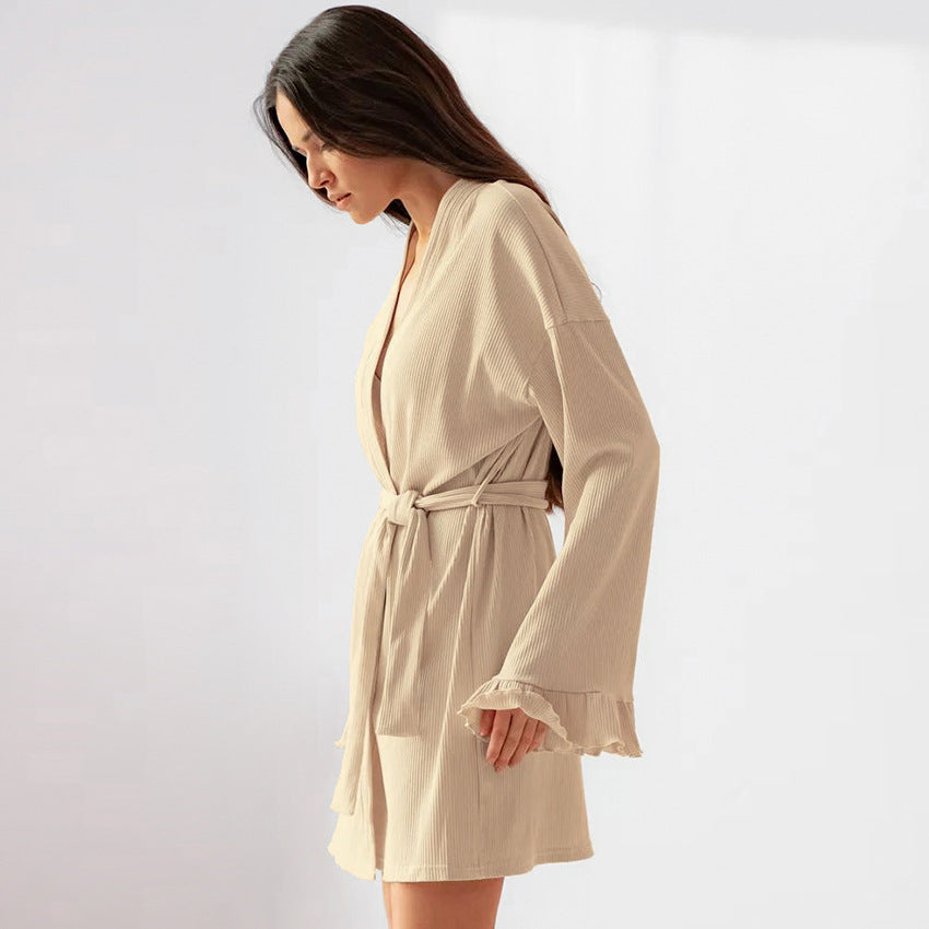 Dame trendy Kimono-badekåbe med brede, dekorative ærmer og sidelæns bindebælte Stilla