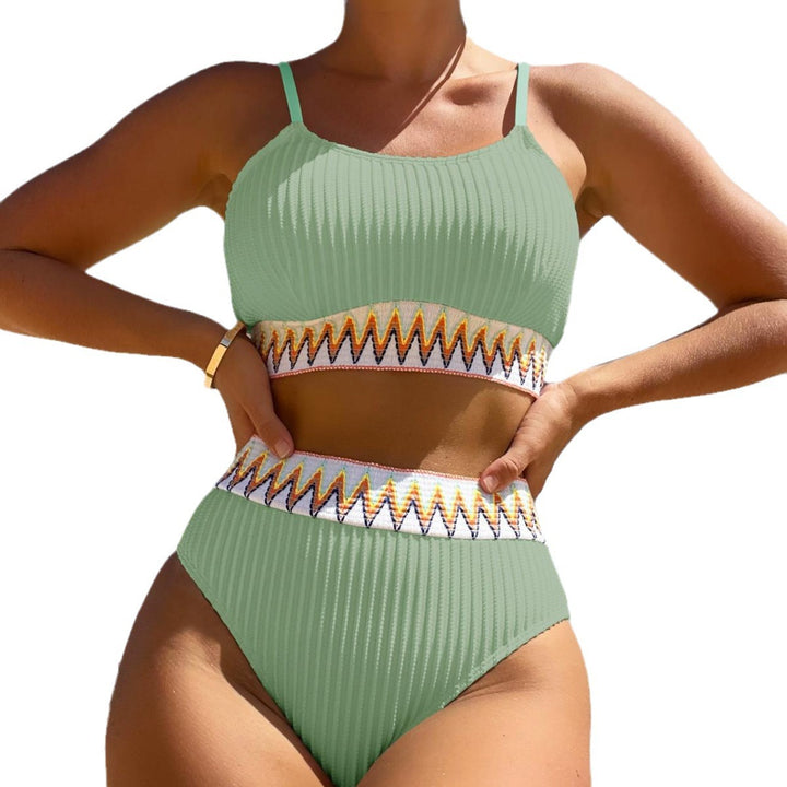 Dame højtaljet bikini med fashionable ribdetaljer og farverig accent Stilla