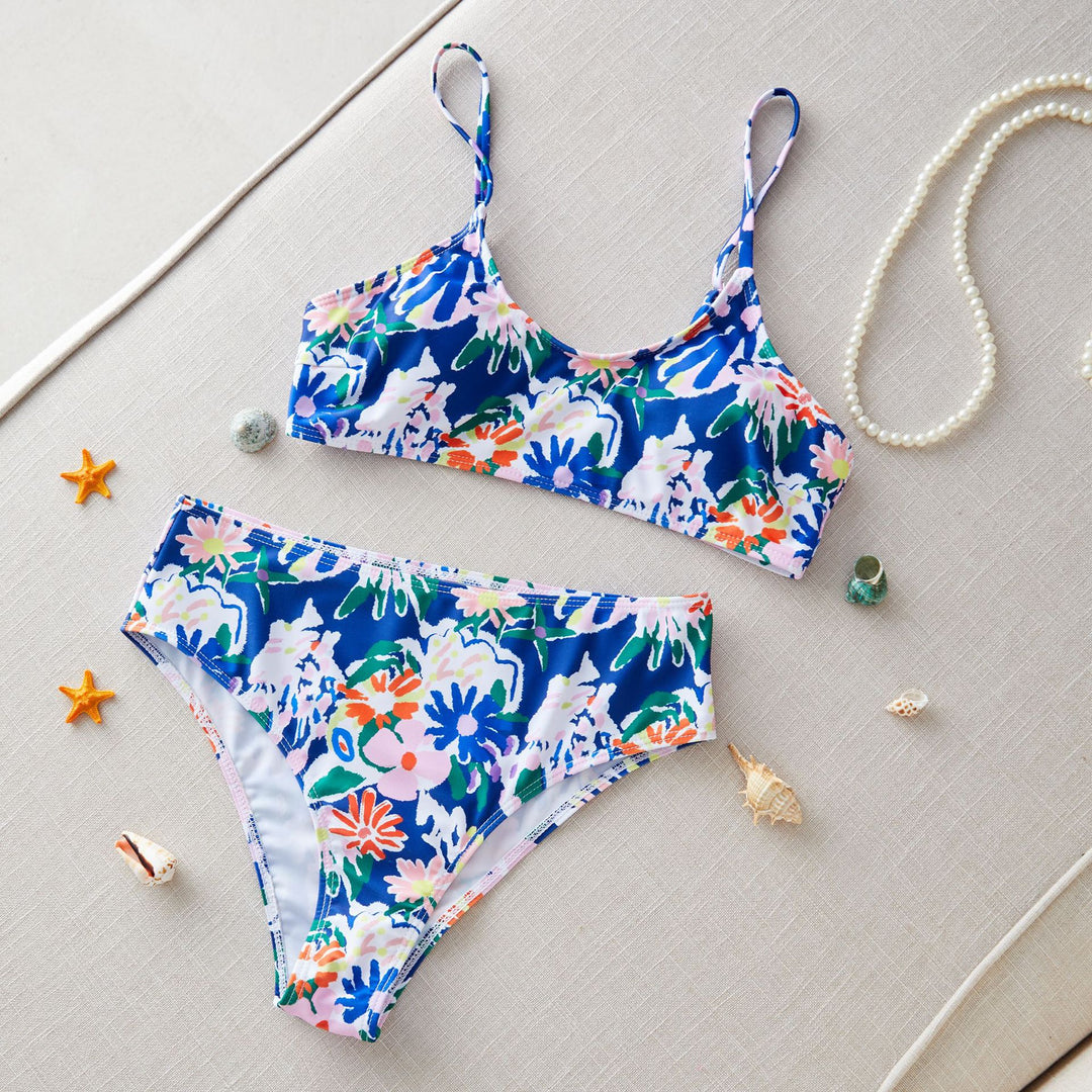Dame bikini sæt med blomsterdesign og justerbare stropper Stilla