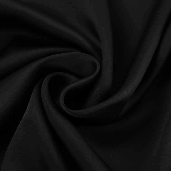 Dame elegant maxikjole med forførende slids og skinnende satinfinish Stilla