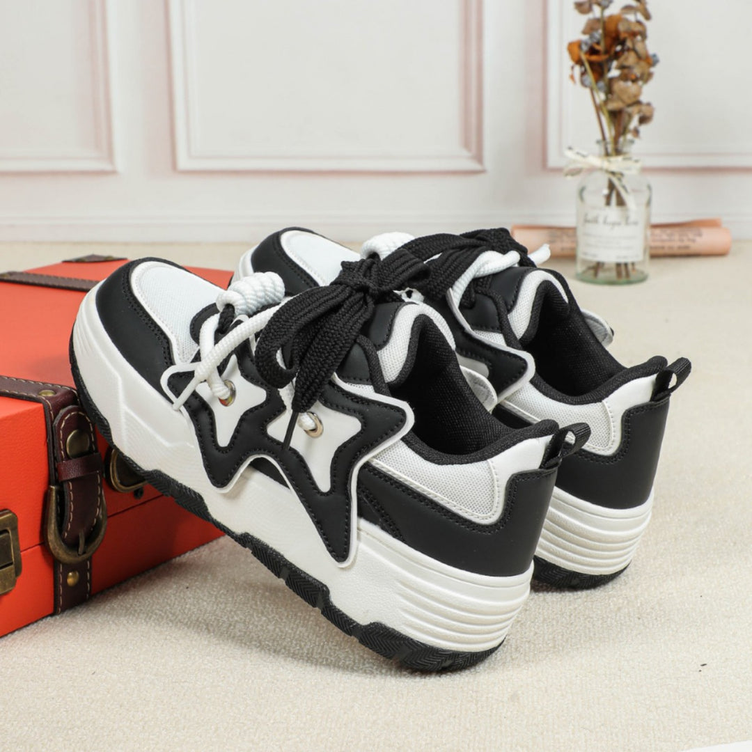 Dame Sporty Sneakers med trendy design Stilla