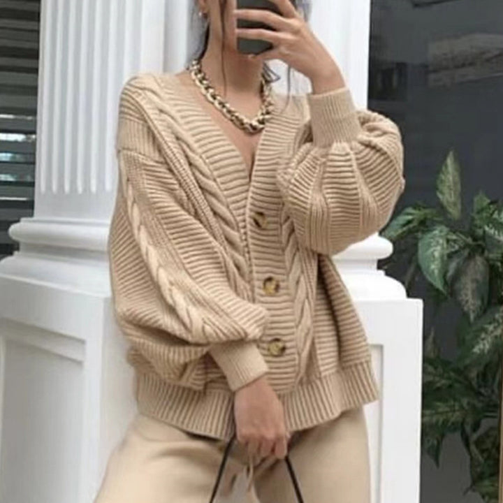 Kvinders chunky strikket cardigan med store knapper og voluminøse ærmer Stilla