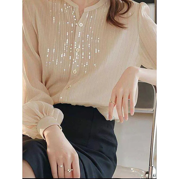 Dame elegant bluse med fine detaljer og glitrende applikationer Stilla