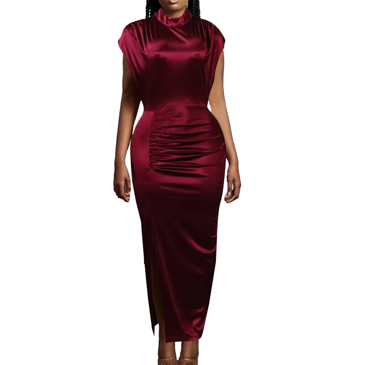 Dame maxikjole med asymmetrisk snit og elegant draperingselement Stilla